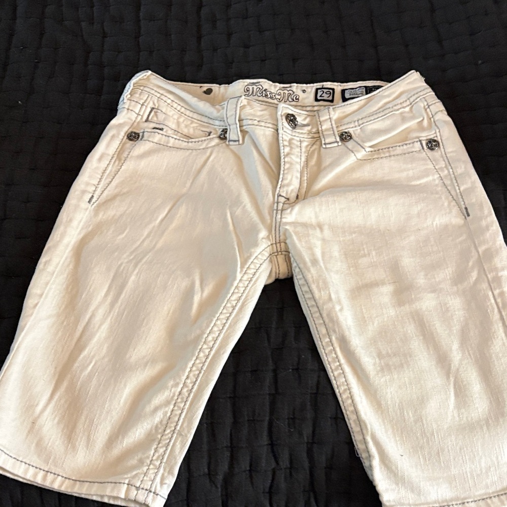 Miss Me White Shorts with Gray Embroidery Bermuda size 29 - Picture 3 of 5